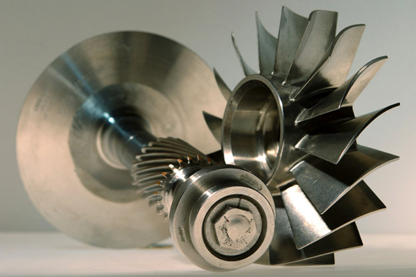 Customized machining of high-precision aerospace components