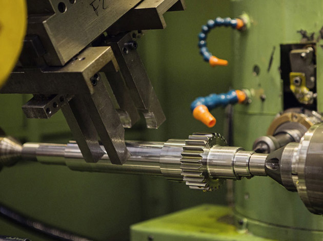 Spline shaft and spline sleeve